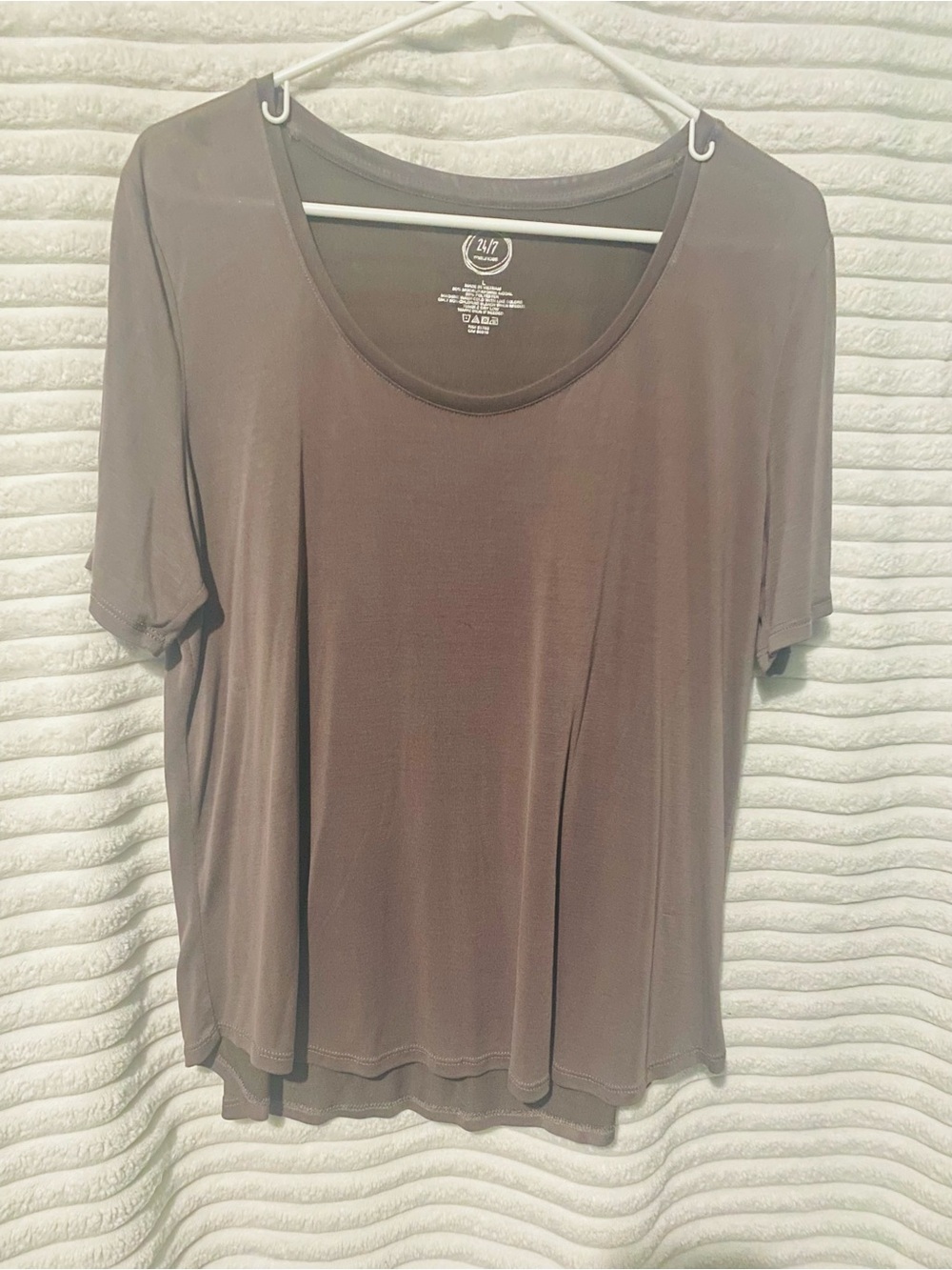 Women's Scoop Neck Short Sleeve Tee in Taupe by 24/7 Comfort NWOT